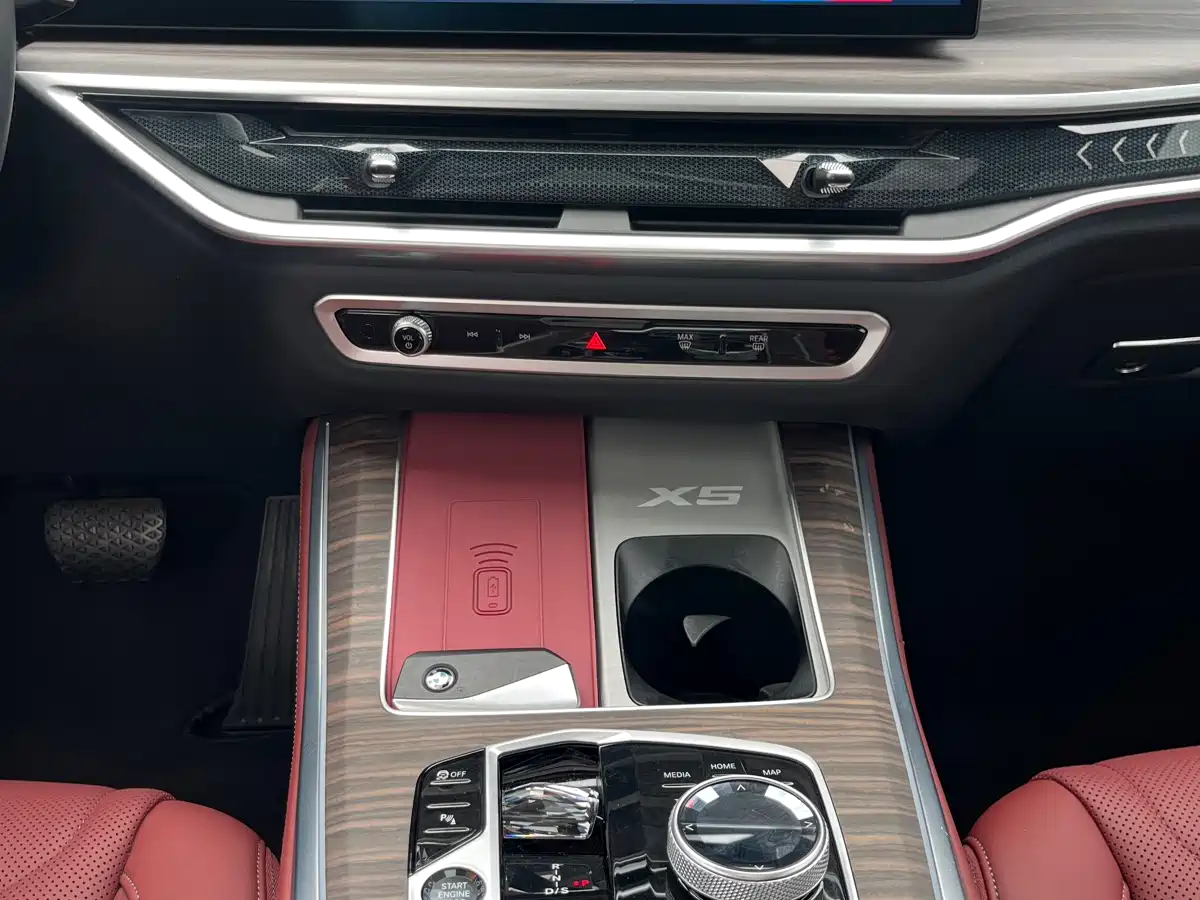 BMW X5 2023 xDrive 40Li M Sport Black Night Package фото 23
