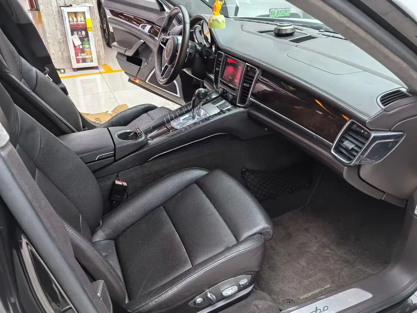 Фото 9 - Porsche Panamera