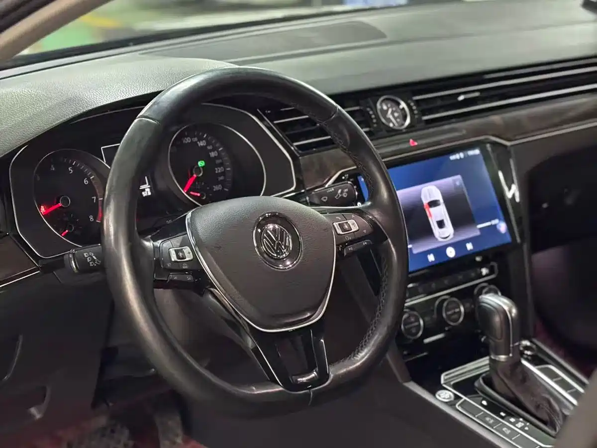 Volkswagen Magotan 2017 330TSI DSG Luxury фото 4