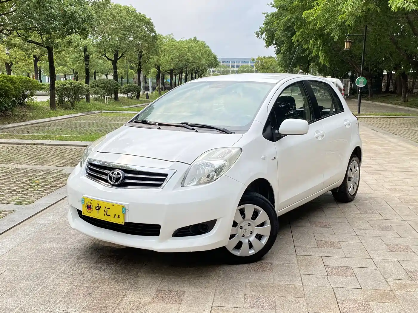 Toyota Yaris 2011 1.6E Auto Charm Edition