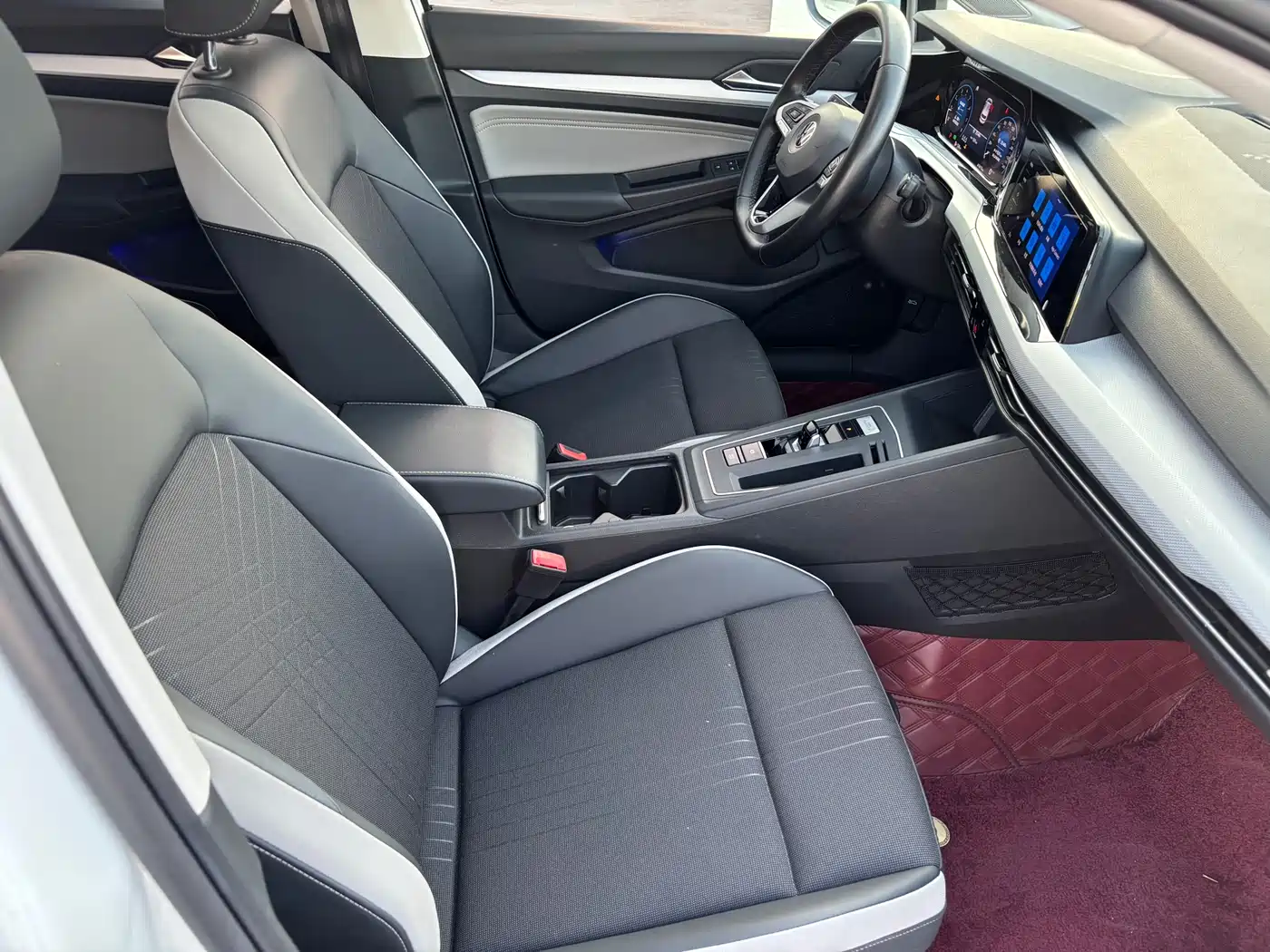 Volkswagen Golf 2021 280TSI DSG 30th Anniversary Edition фото 15