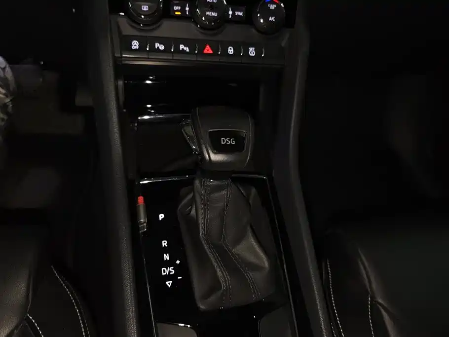 Škoda Kodiaq 2019 Facelift TSI330 7-Seater 2WD Luxury Premium Edition China V фото 16