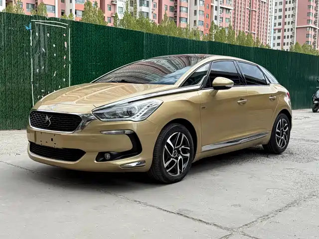  DS DS 5 2015 1.6T Luxury THP160