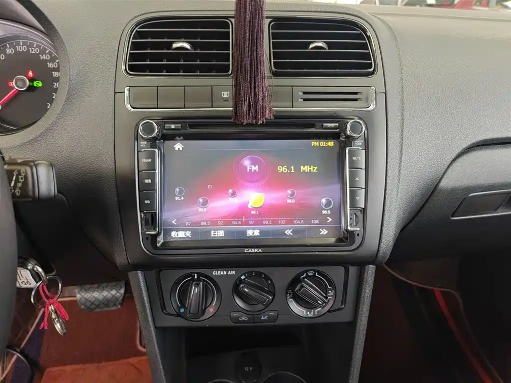 Volkswagen Polo 2016 1.4L Automatic Trend фото 13