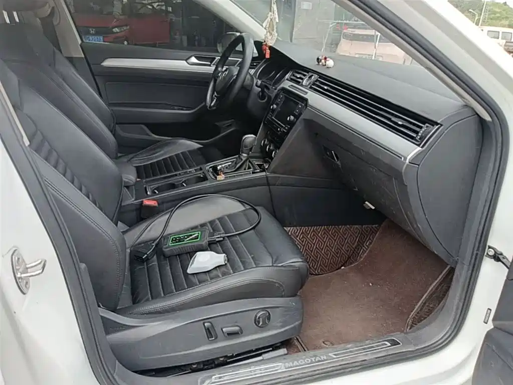 Volkswagen Magotan 2018 330TSI DSG Leading фото 25