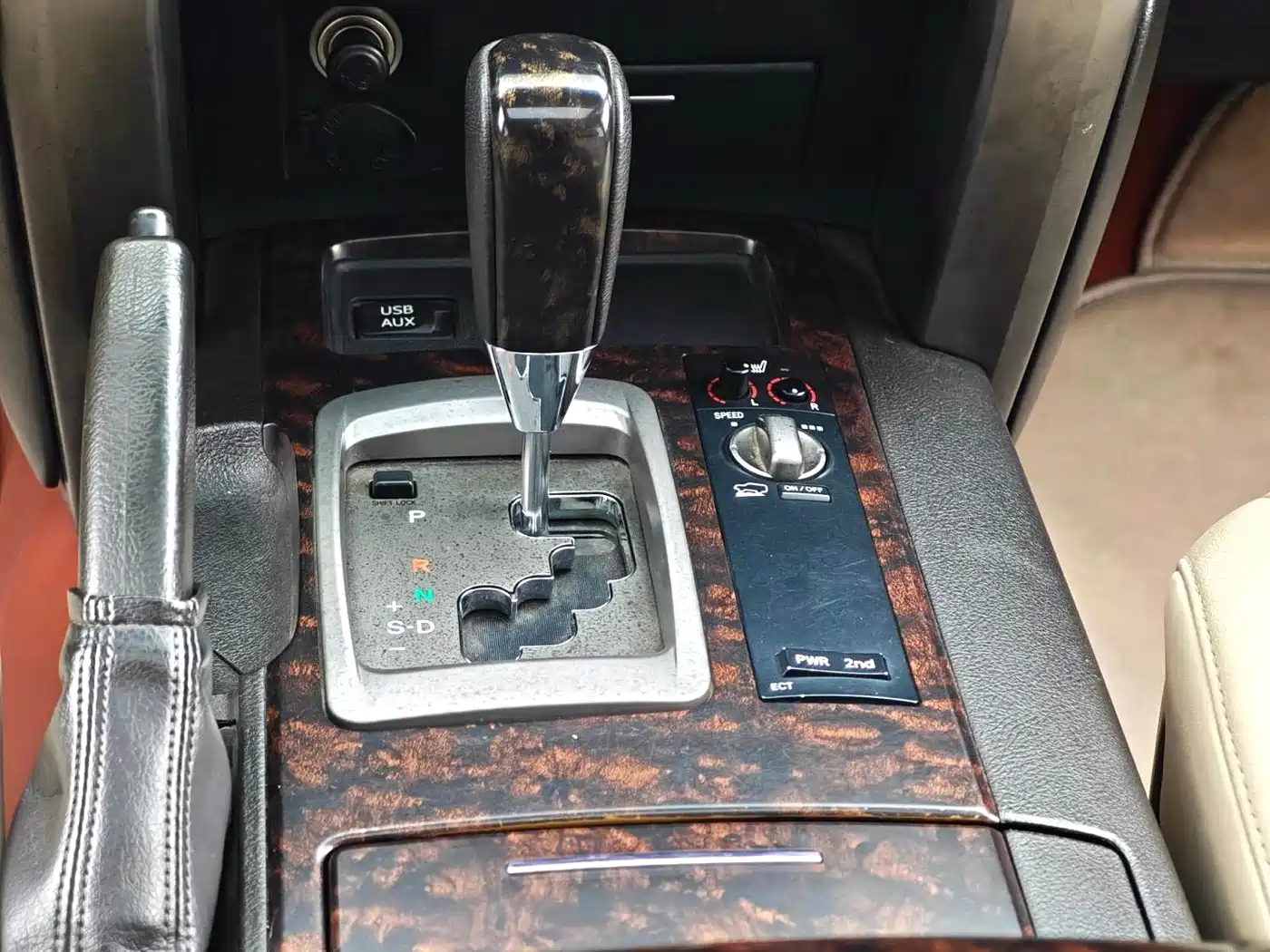 Toyota Land Cruiser 2010 Model 4.7L Automatic VX фото 14