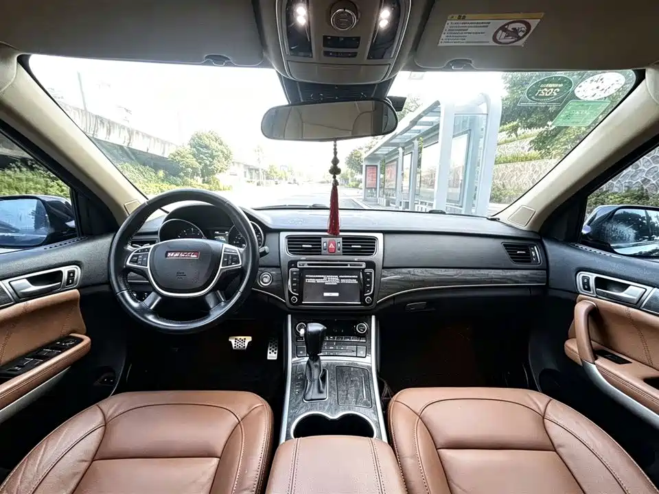 Haval H8 2015 2.0T 2WD Premium Edition фото 6