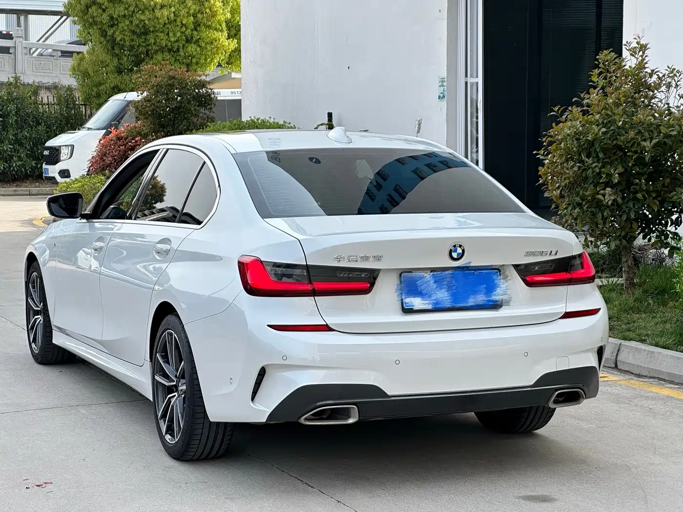 BMW 3 Series 2020 Facelift 325Li Launch Edition фото 4