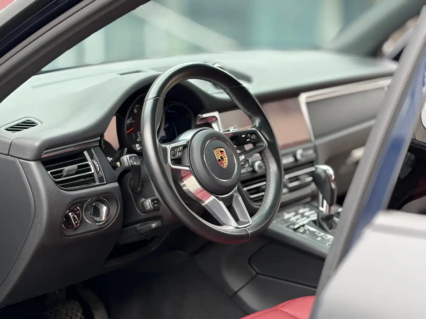 Porsche Macan 2018 Macan 2.0T фото 8
