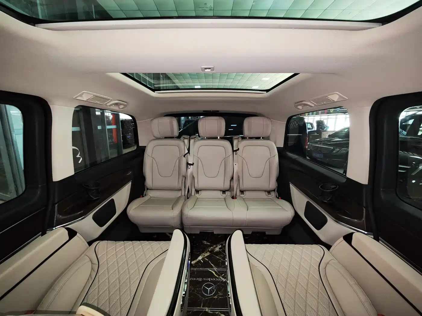 Mercedes-Benz V-Class 2022 V 260 Pilot Edition фото 11