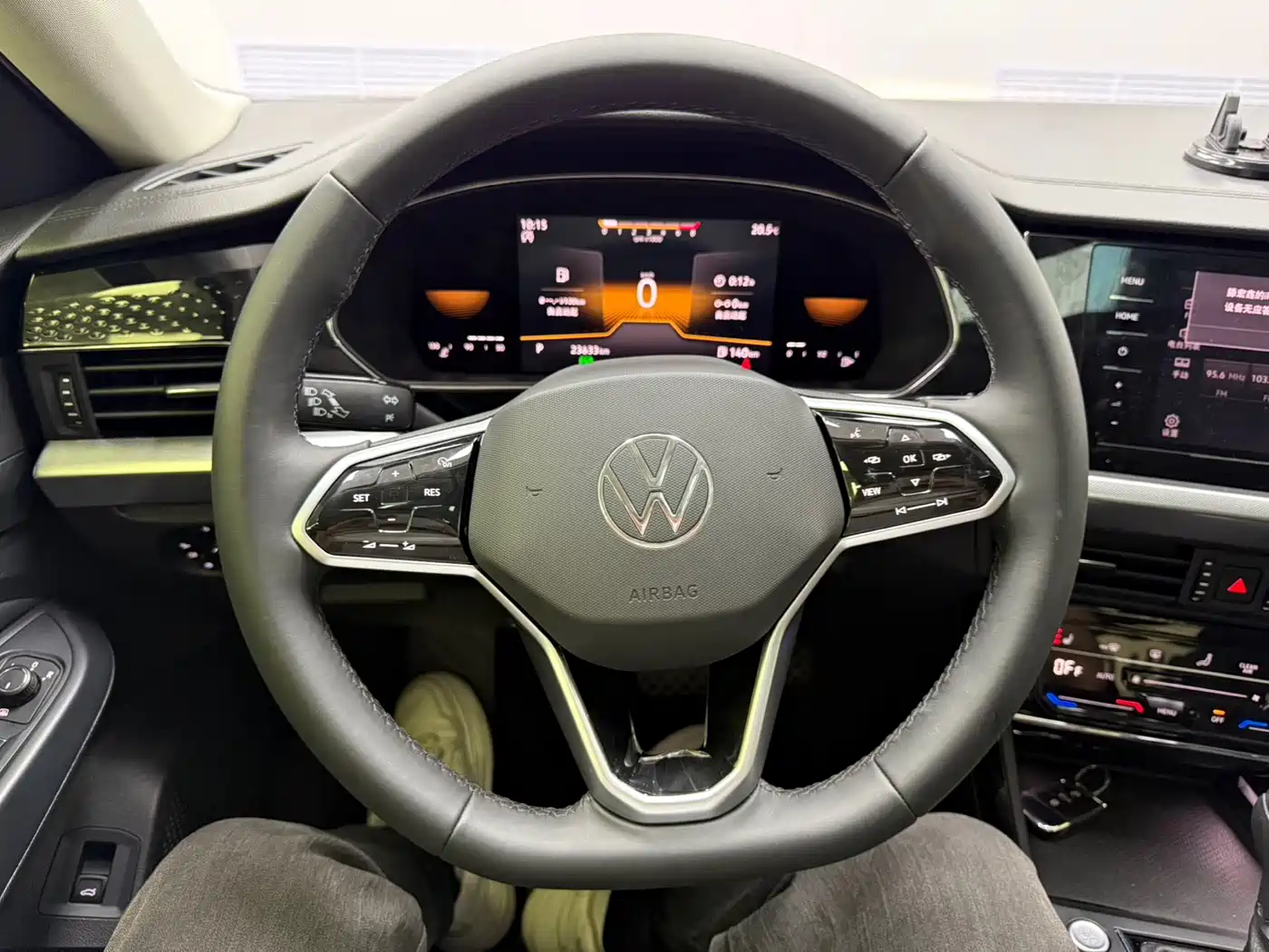 Volkswagen Passat 2023 280TSI Business Edition фото 7