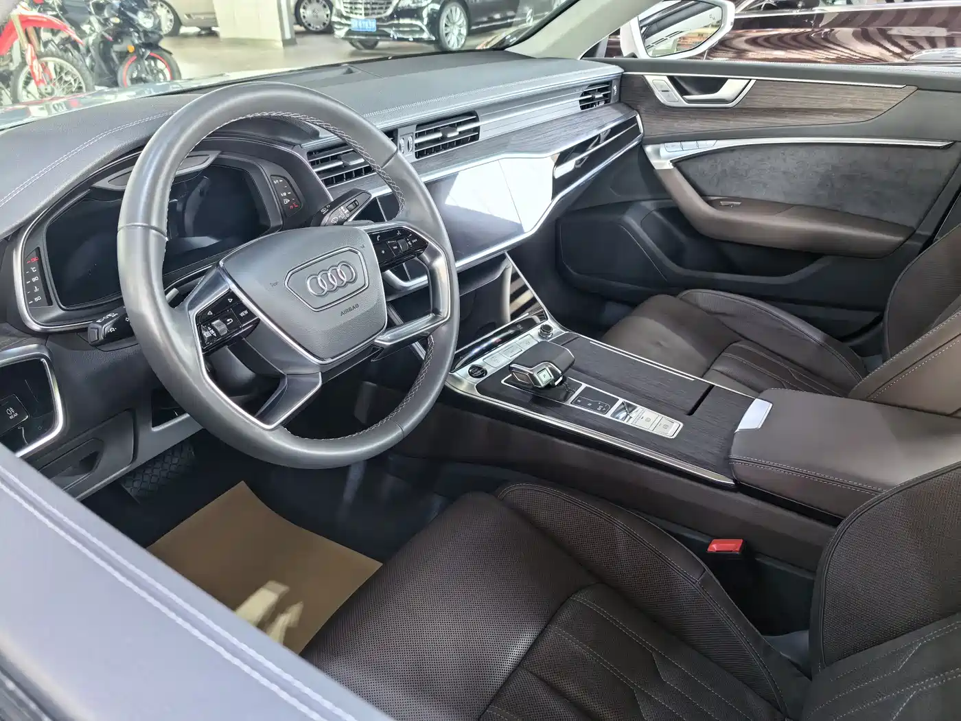 Audi A7L 2022 55 TFSI quattro S-line Horizon Edition Crystal Flow Package фото 3