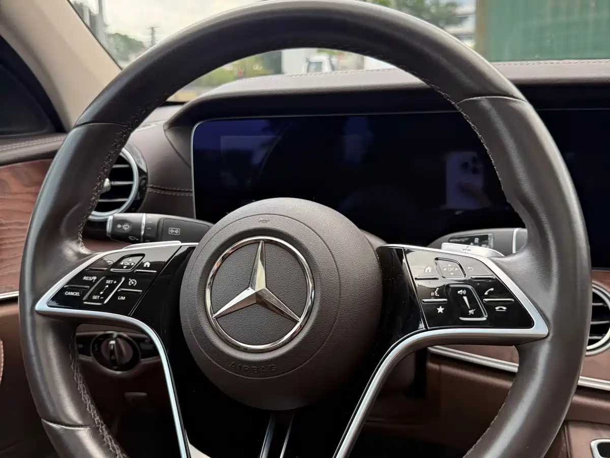 Mercedes-Benz E-Class 2022 Second Facelift E 300 L Luxury фото 16