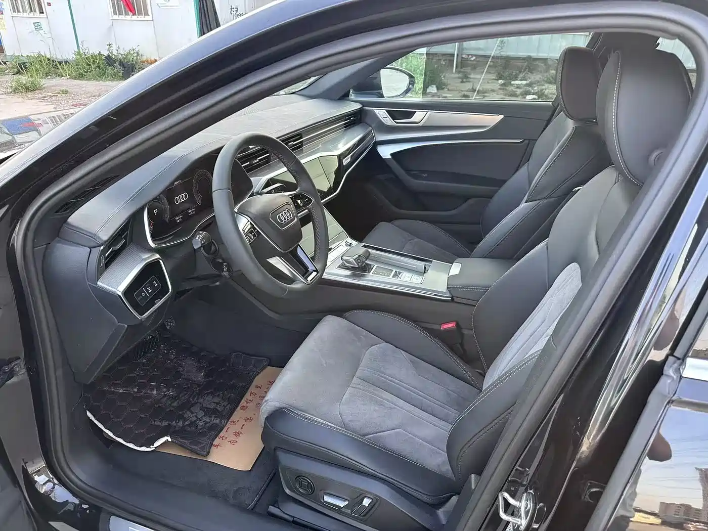 Audi A6L 2023 45 TFSI Premium Selection Elegance фото 3