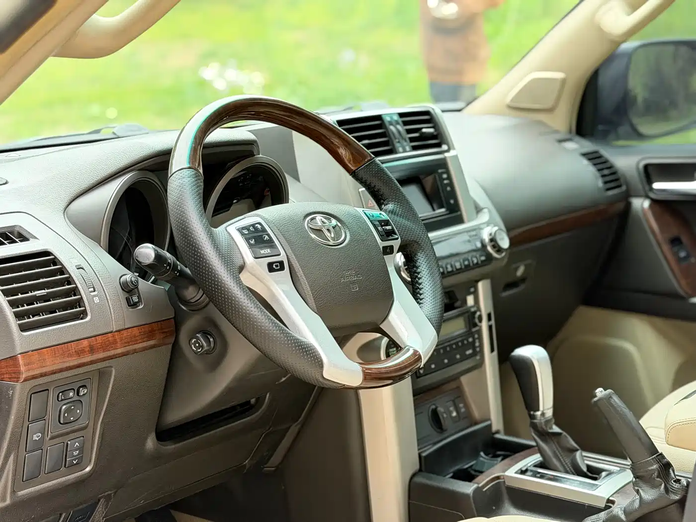 Toyota Prado 2010 4.0L Automatic VX фото 14