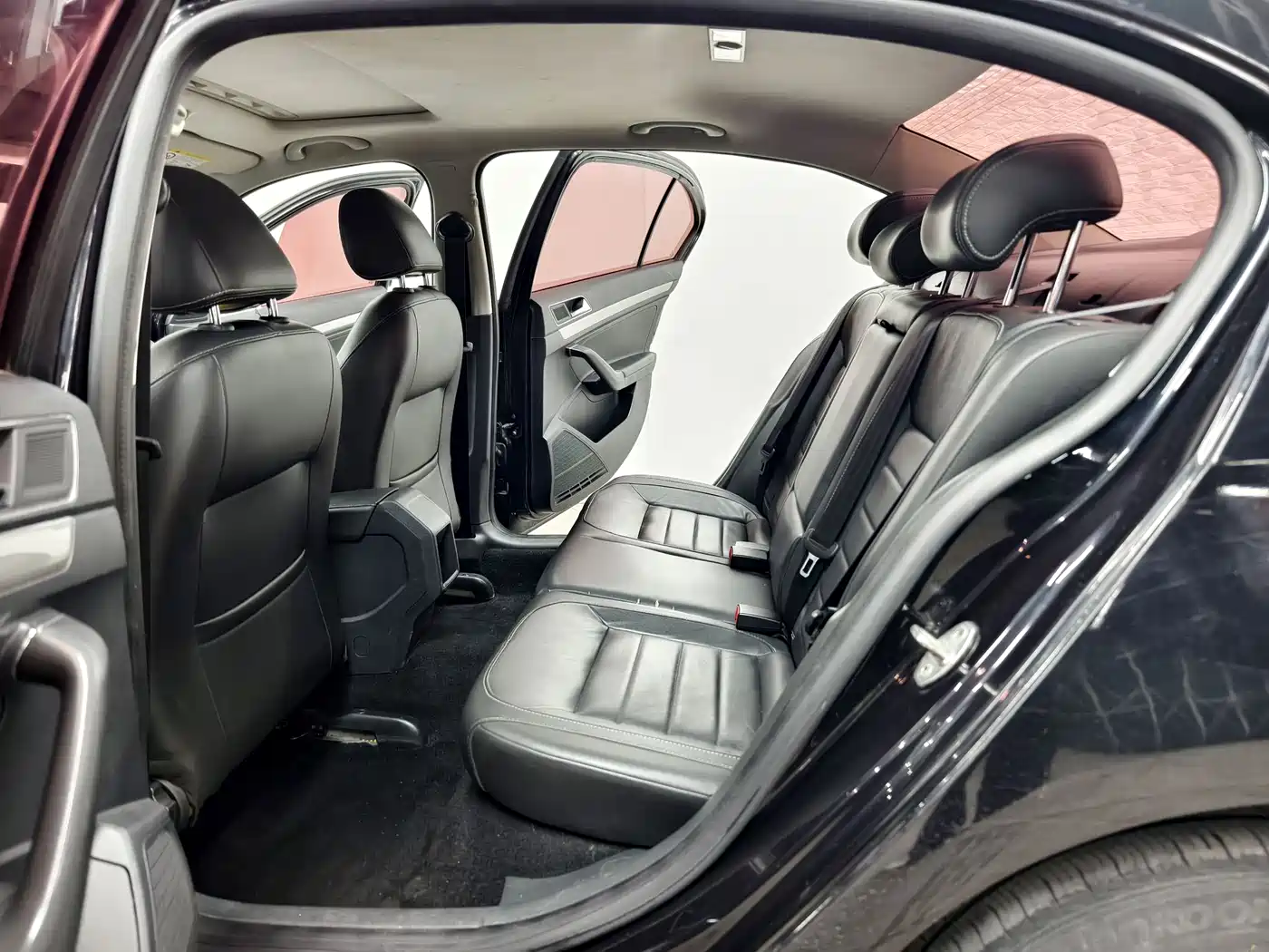 Volkswagen Lavida 2017 1.6L Automatic Comfort Edition фото 13
