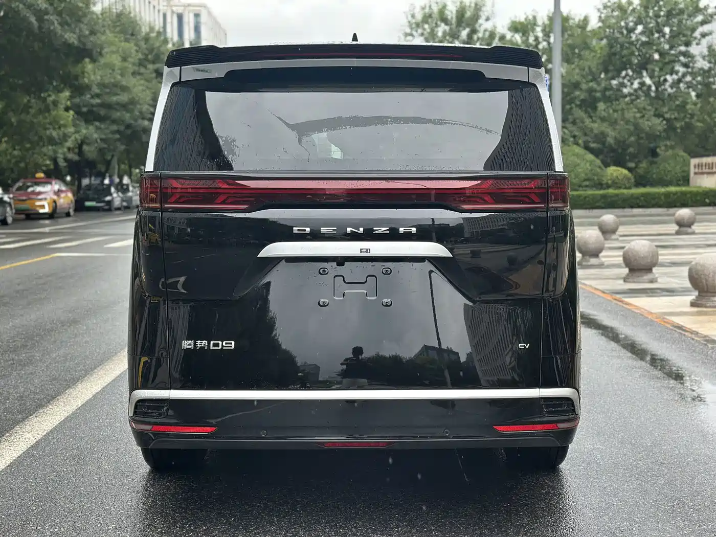 Denza D9 2026 2024 EV 620 Premium