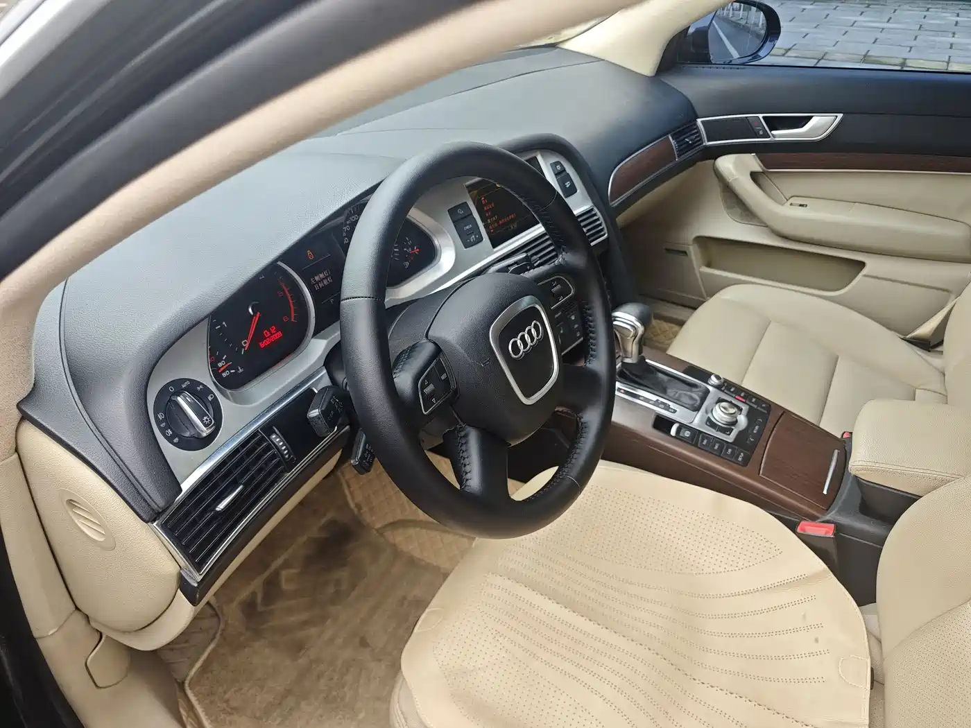 Фото 17 - Audi A6L