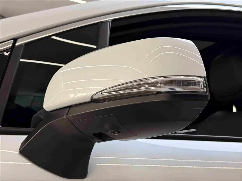 Toyota Sienna 2023 2.5L Hybrid Premium Edition фото 21