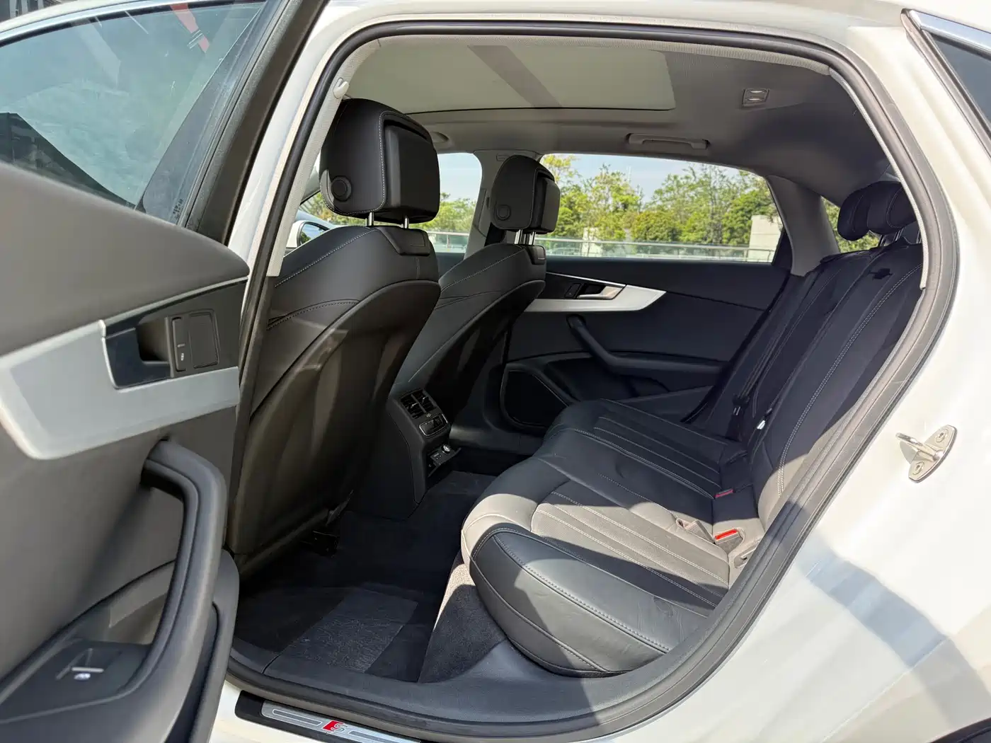 Audi A4L 2020 40 TFSI Fashion Dynamic Edition фото 6
