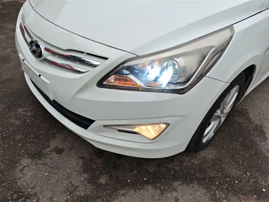 Hyundai Verna 2014 1.4L Manual Top TOP фото 24