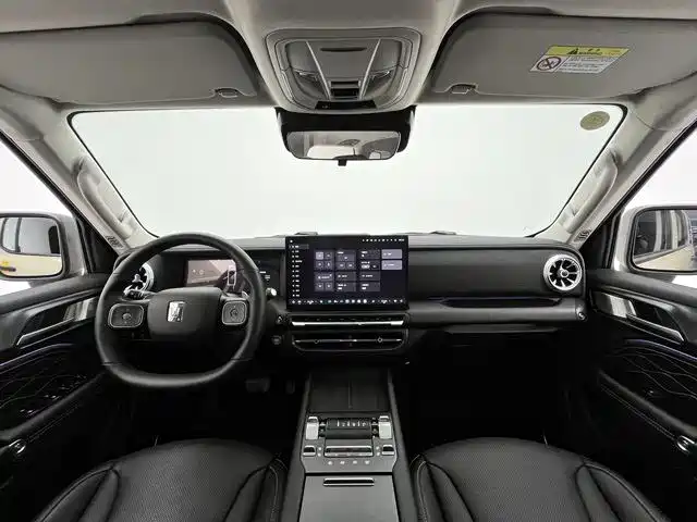 TANK TANK 300 NEW ENERGY