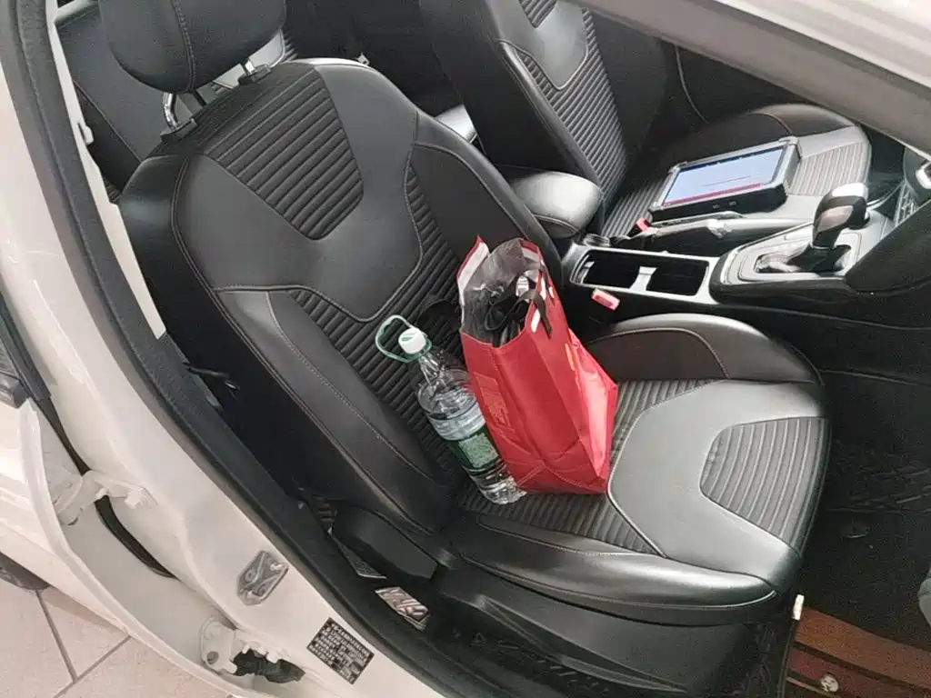 Фото 25 - Ford Focus
