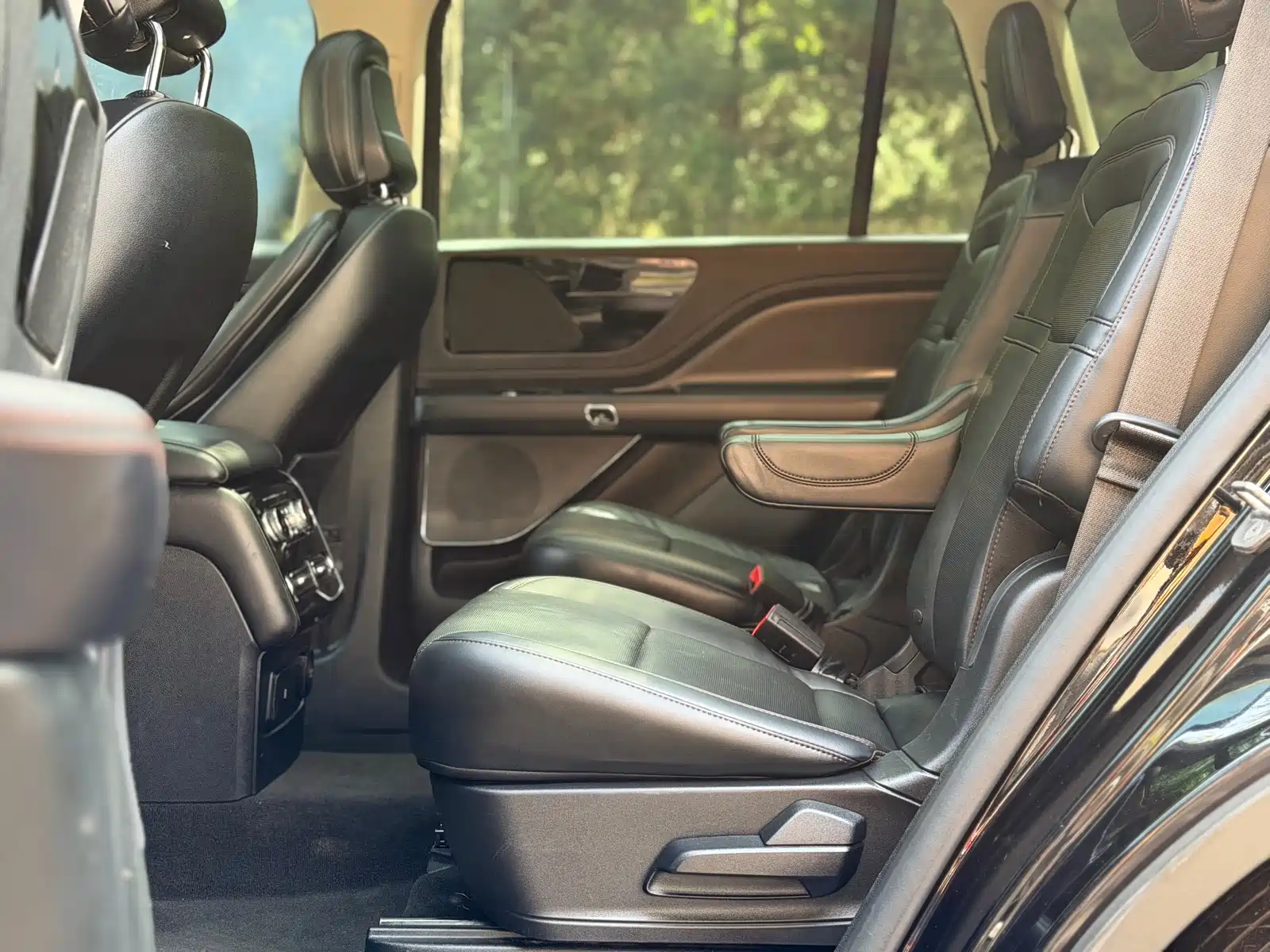 Фото 6 - Lincoln Aviator