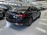 Фото 4 - Škoda Superb