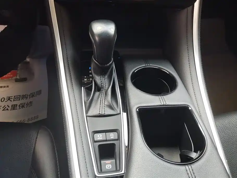 Toyota Avalon 2022 2.0L Luxury Edition фото 16
