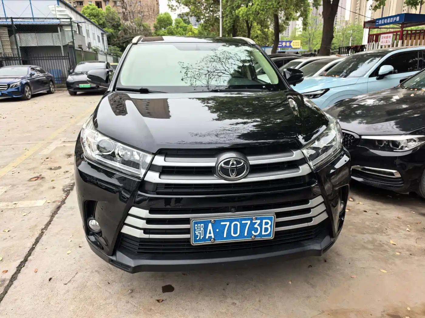 TOYOTA HIGHLANDER