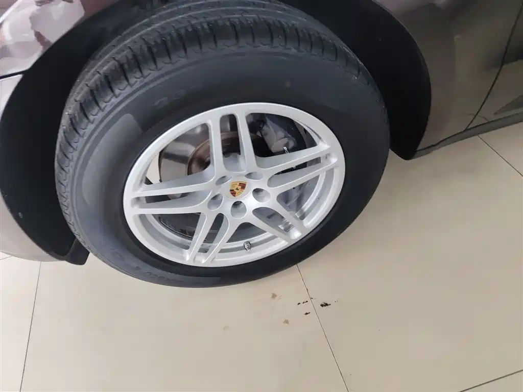 Porsche Macan 2018 Macan 2.0T фото 23