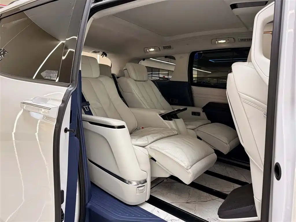 Buick Century 2025 2.0T 7-Seater World Edition фото 13
