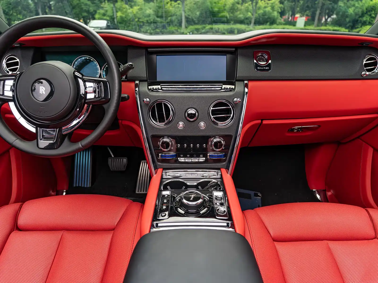 Фото 5 - Rolls-Royce Cullinan