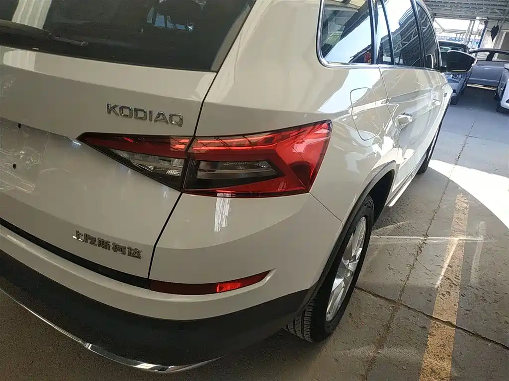 Škoda Kodiaq 2017 TSI330 7-seater 2WD Luxury Edition фото 8