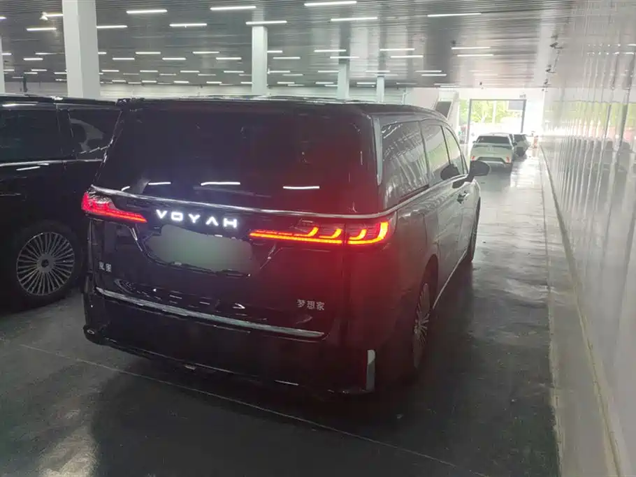 Voyah Auto Voyah Dreamer 2025 PHEV AWD Excellent Kunpeng Edition фото 3