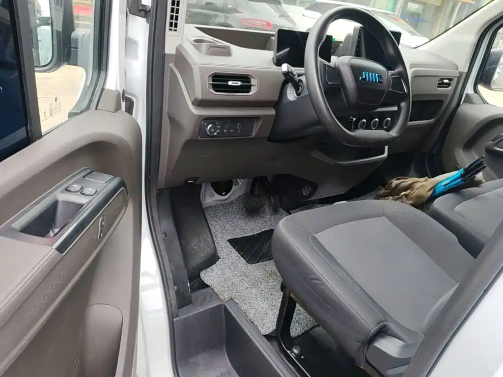 Jiangling E-Fushun 2026 2025 Clear Window Version 41.86kWh Short Wheelbase Low Roof