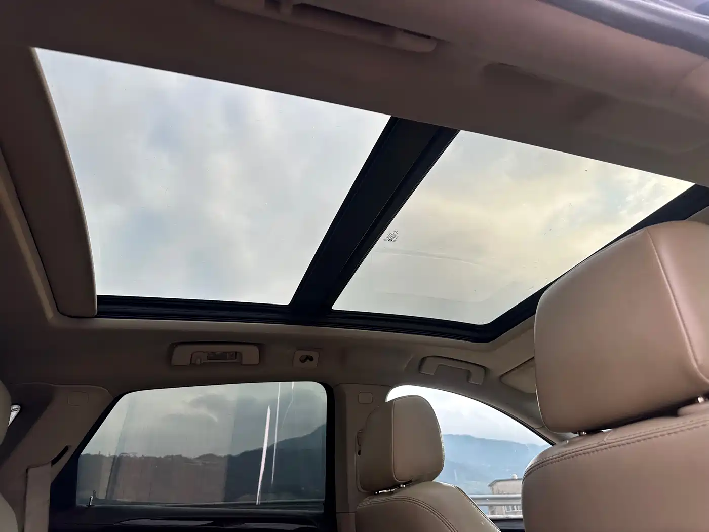 Cadillac SRX 2011 Model 3.0L Luxury фото 7