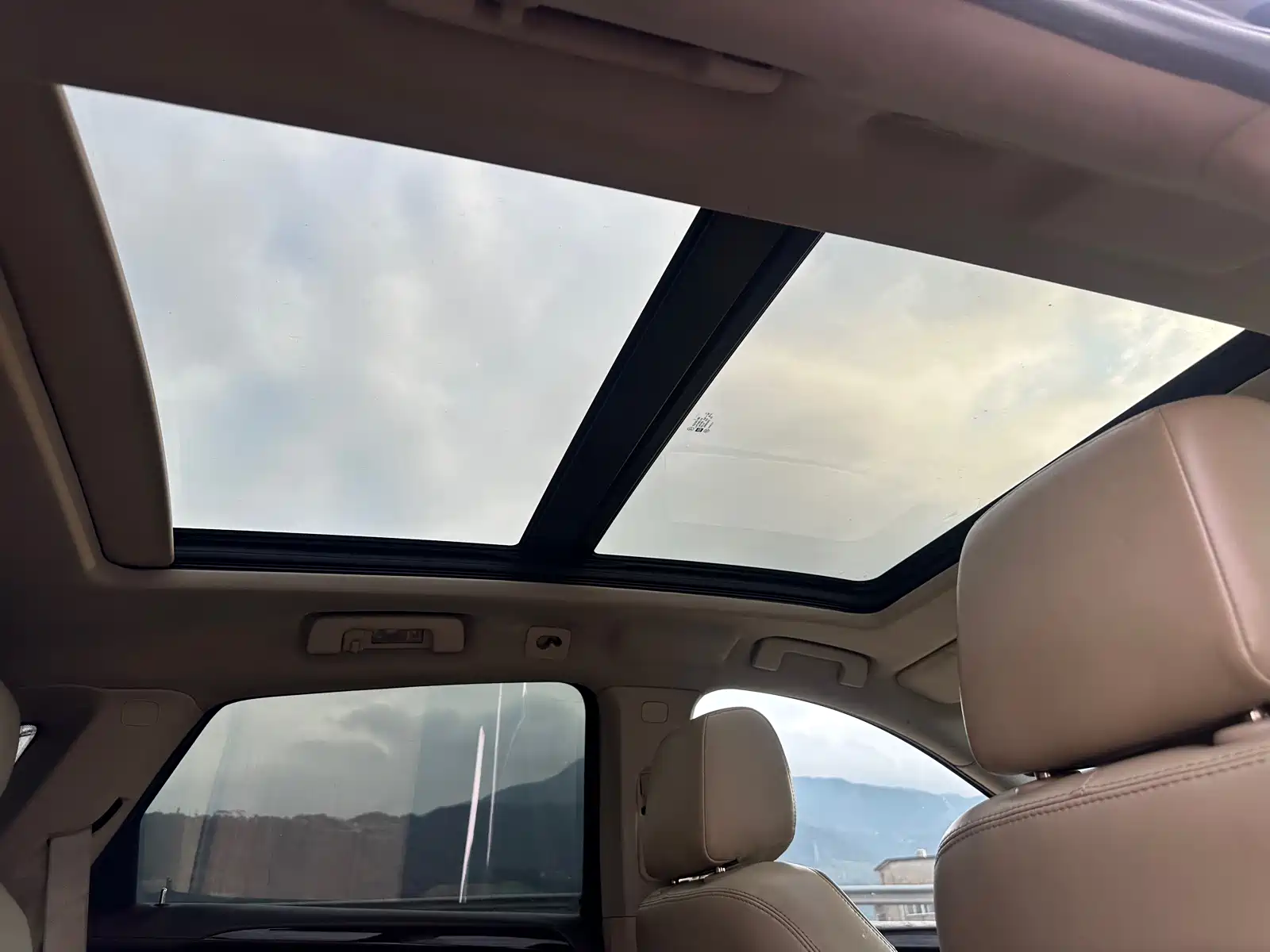 Фото 7 - Cadillac SRX