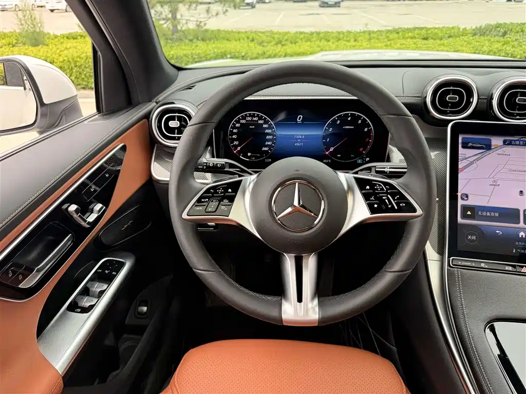 Mercedes-Benz GLC 2023 Facelift GLC 260 L 4MATIC Sport 5-Seater фото 8