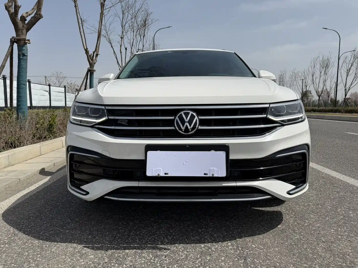 Volkswagen Tiguan L 2022 330TSI Auto 2WD R-Line Premium Edition фото 2