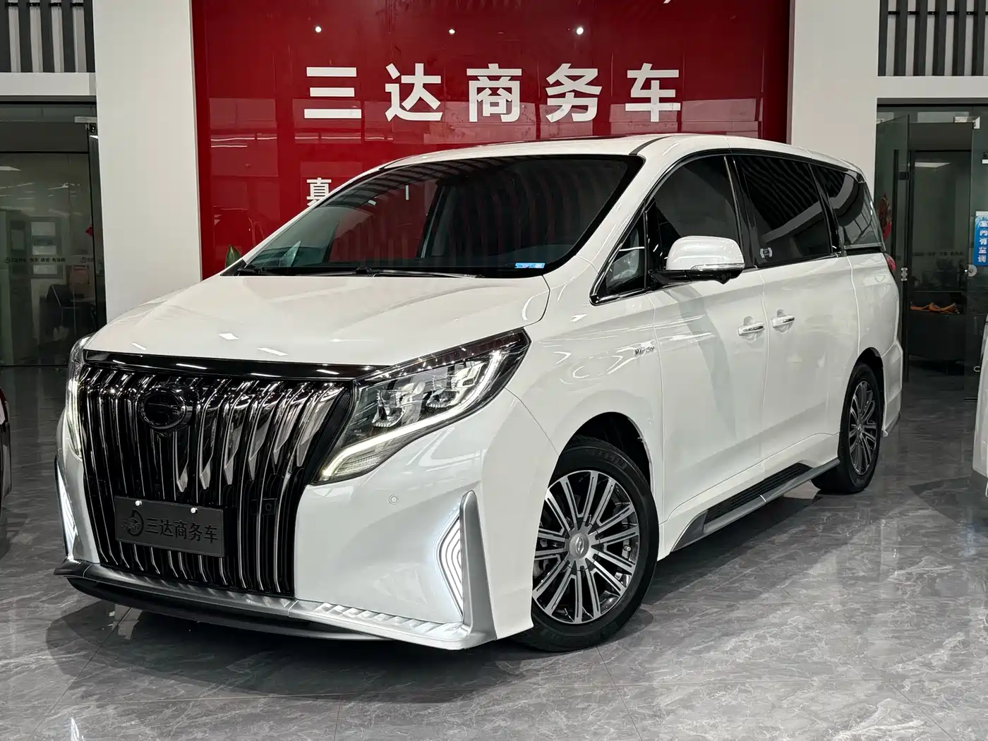 GAC TRUMPCHI M8
