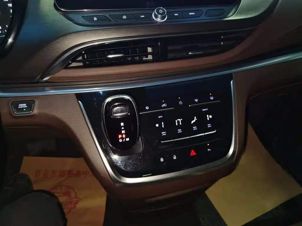 Buick GL8 2023 Land Business Class 652T Luxury фото 10