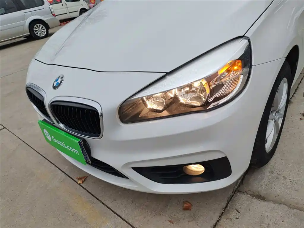BMW 2 Series Touring 2016 218i Fashion Model фото 18