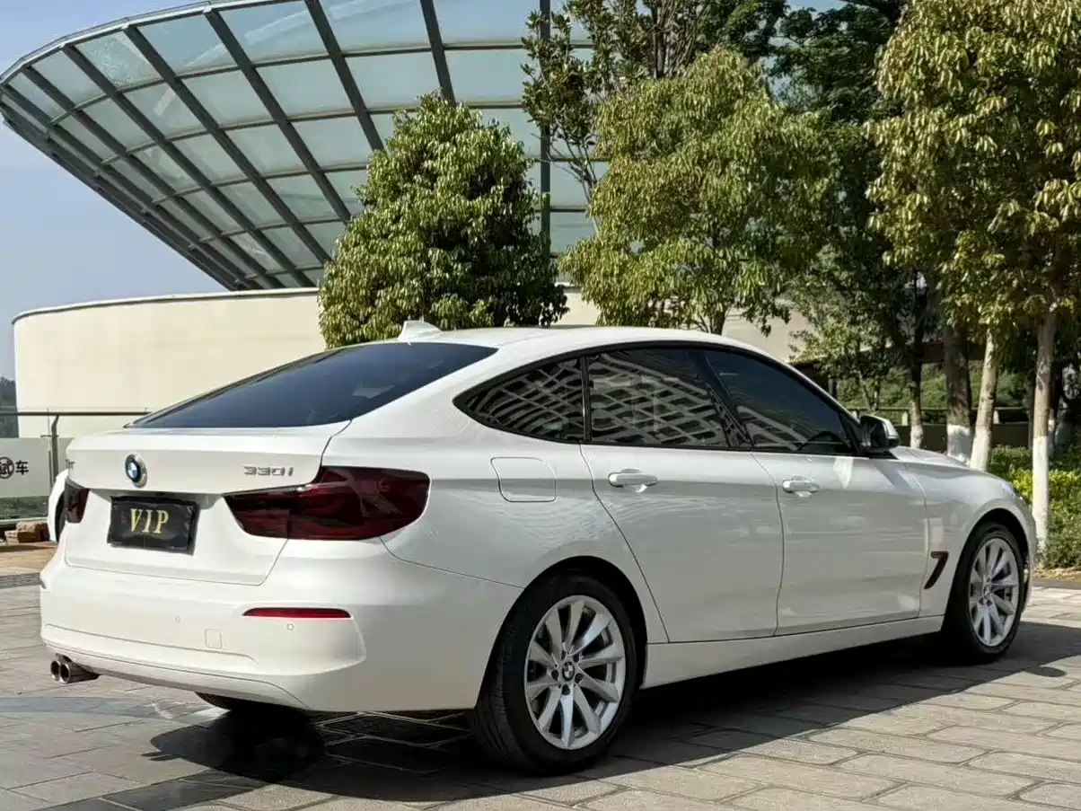 BMW 3 Series GT 2018 320i Luxury Design Package фото 4