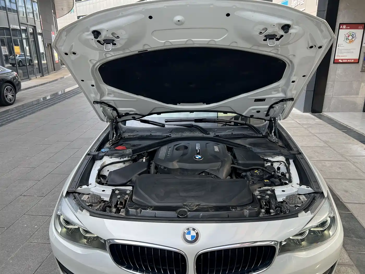 BMW 3 Series GT 2018 320i Luxury Design Package фото 18