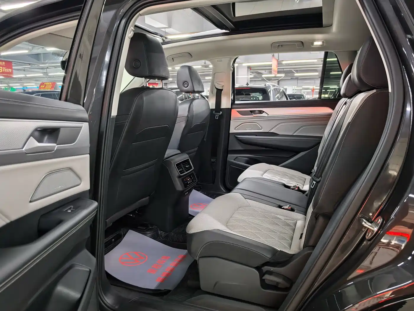 Volkswagen Talagon 2023 380TSI 4WD R-Line Launch Edition фото 6