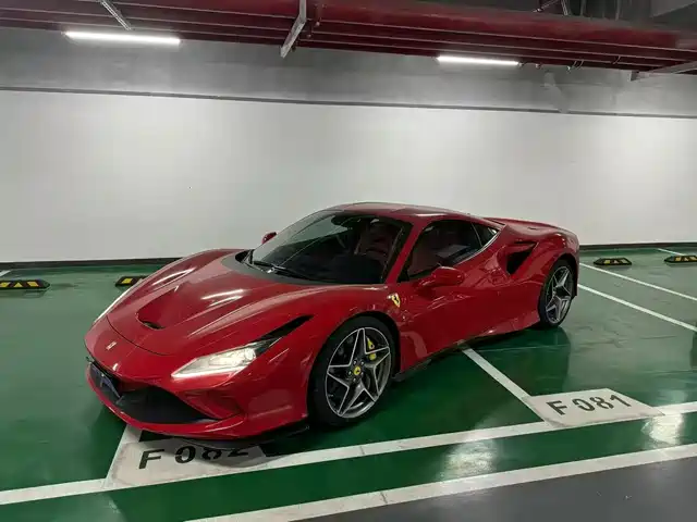 FERRARI F8
