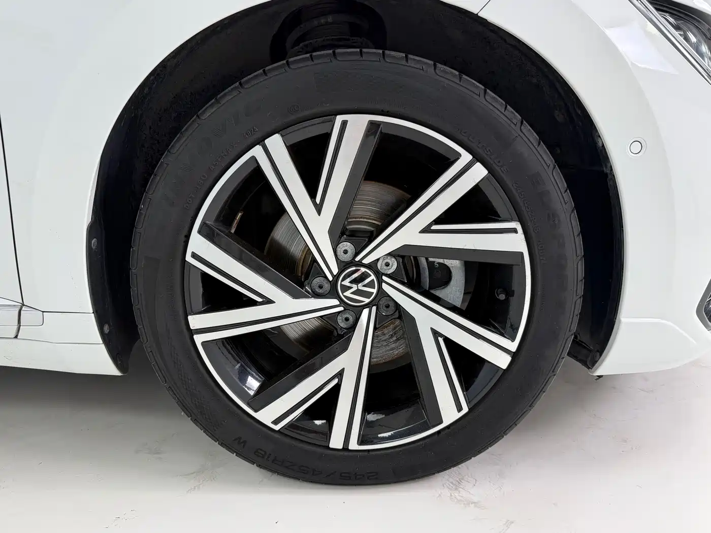 Volkswagen FAW-Volkswagen CC 2021 380TSI Eye-catching Edition фото 4