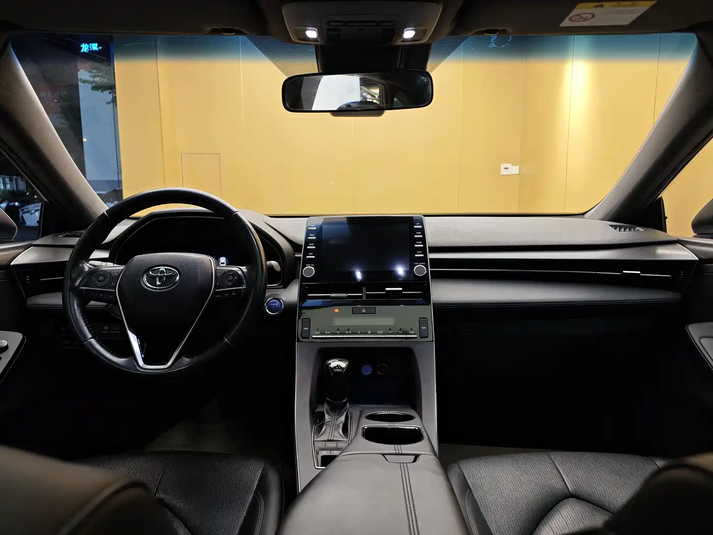 Toyota Avalon 2019 Hybrid 2.5L Luxury Edition China V фото 20